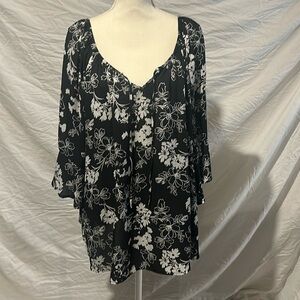 Women’s 3/4 length sleeve floral top